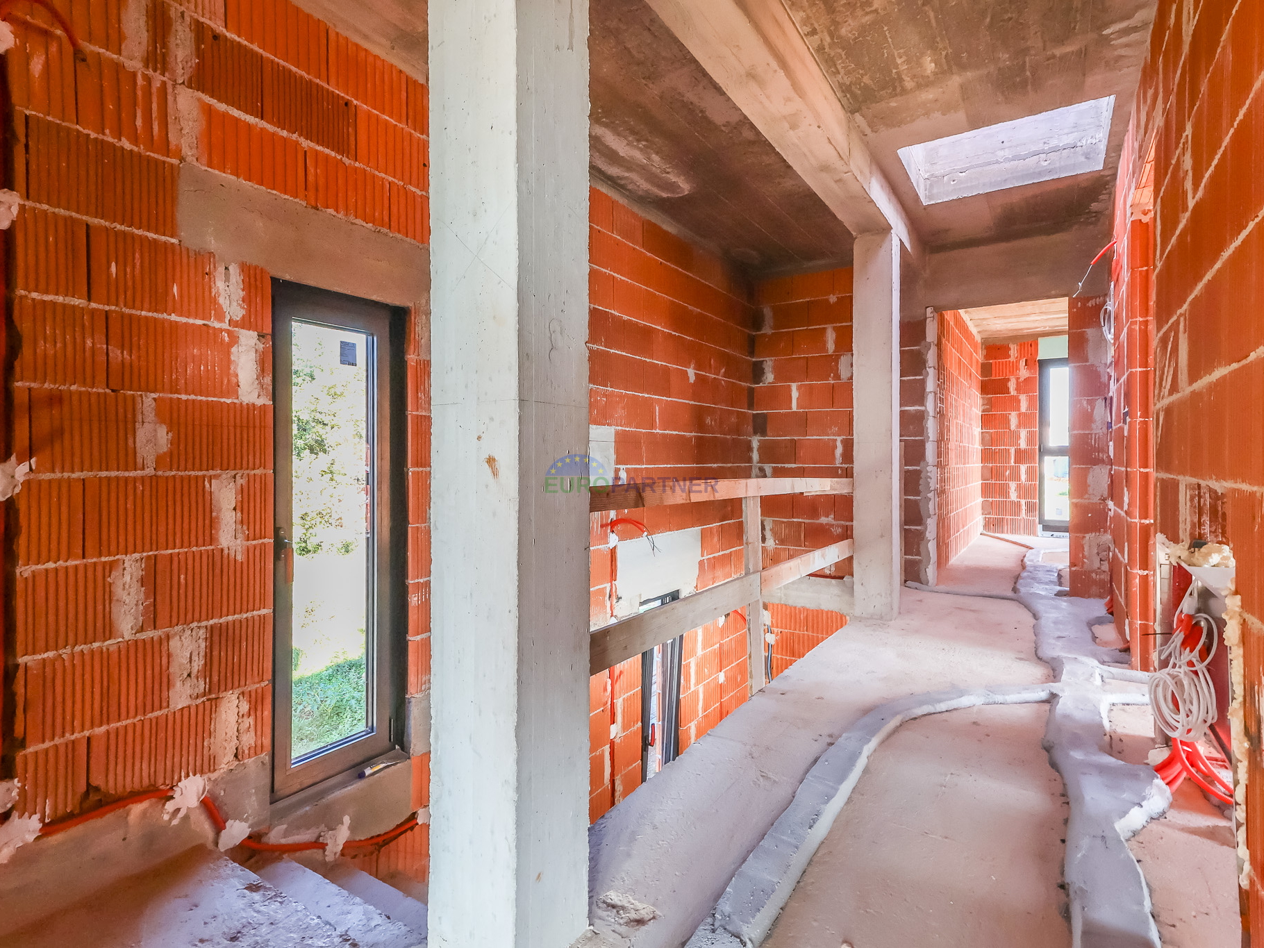 "Villa Black Beauty" is waiting for its new owner on a turnkey basis.