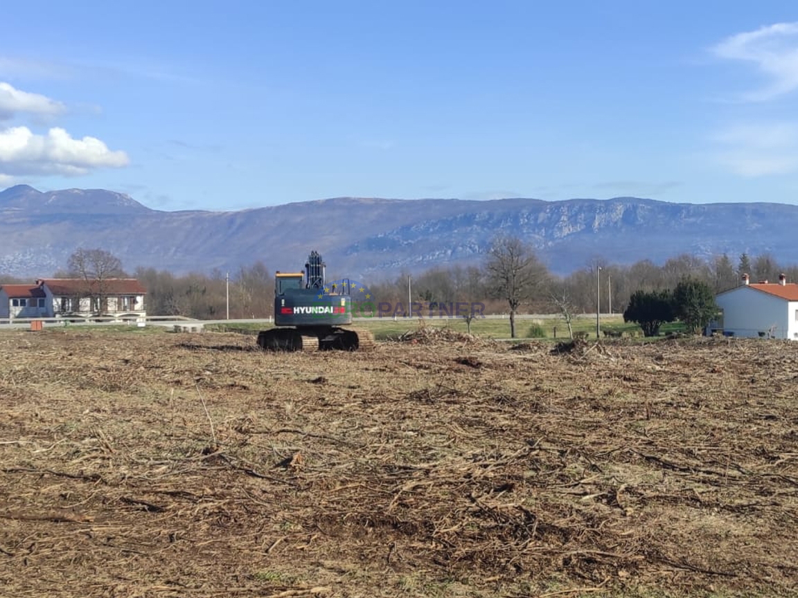 Građevinsko i poljoprivredno zemljište, Kršan, Istra