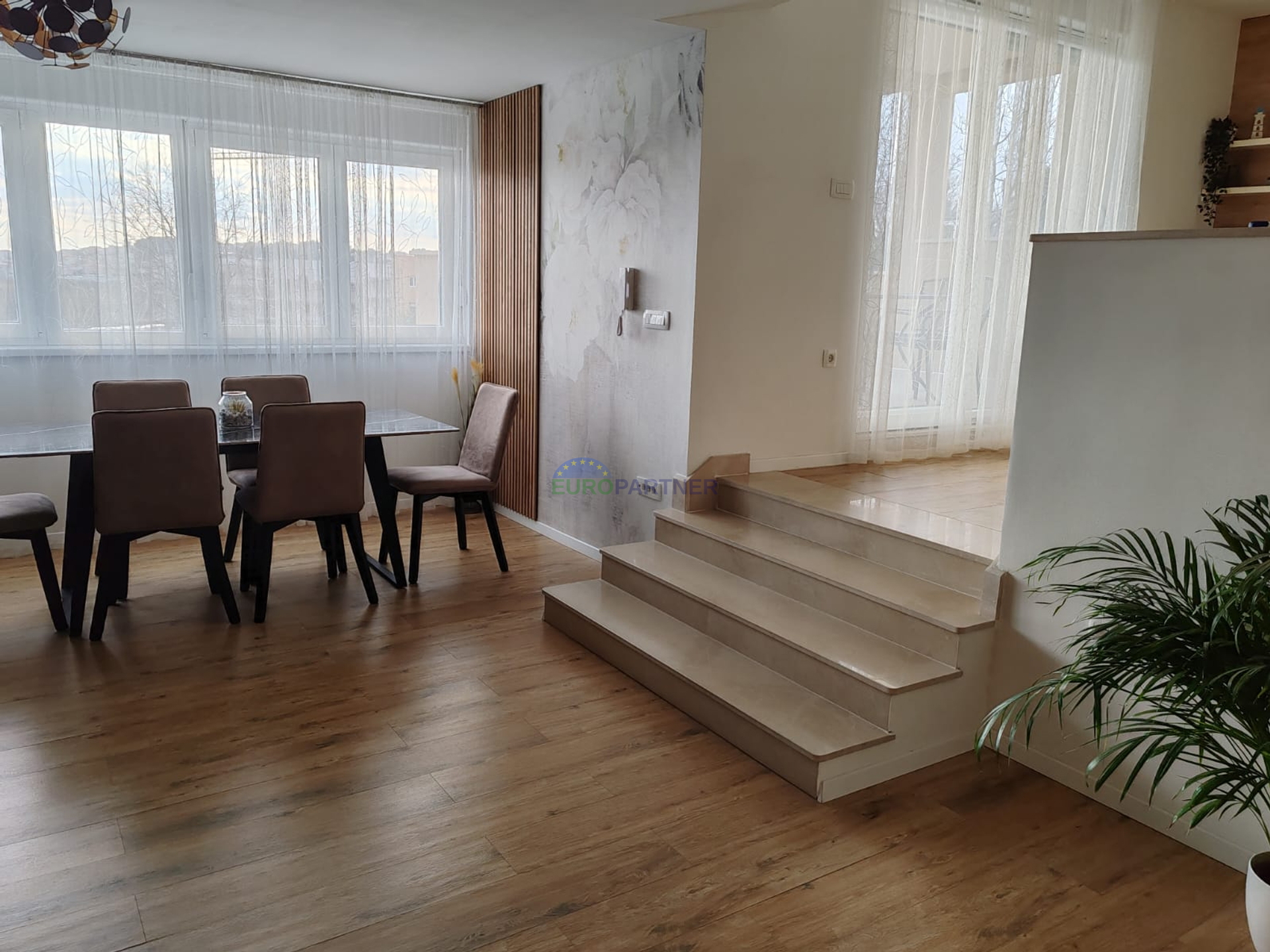 4-soban stan za najam, 110 m2, Žrnovnica