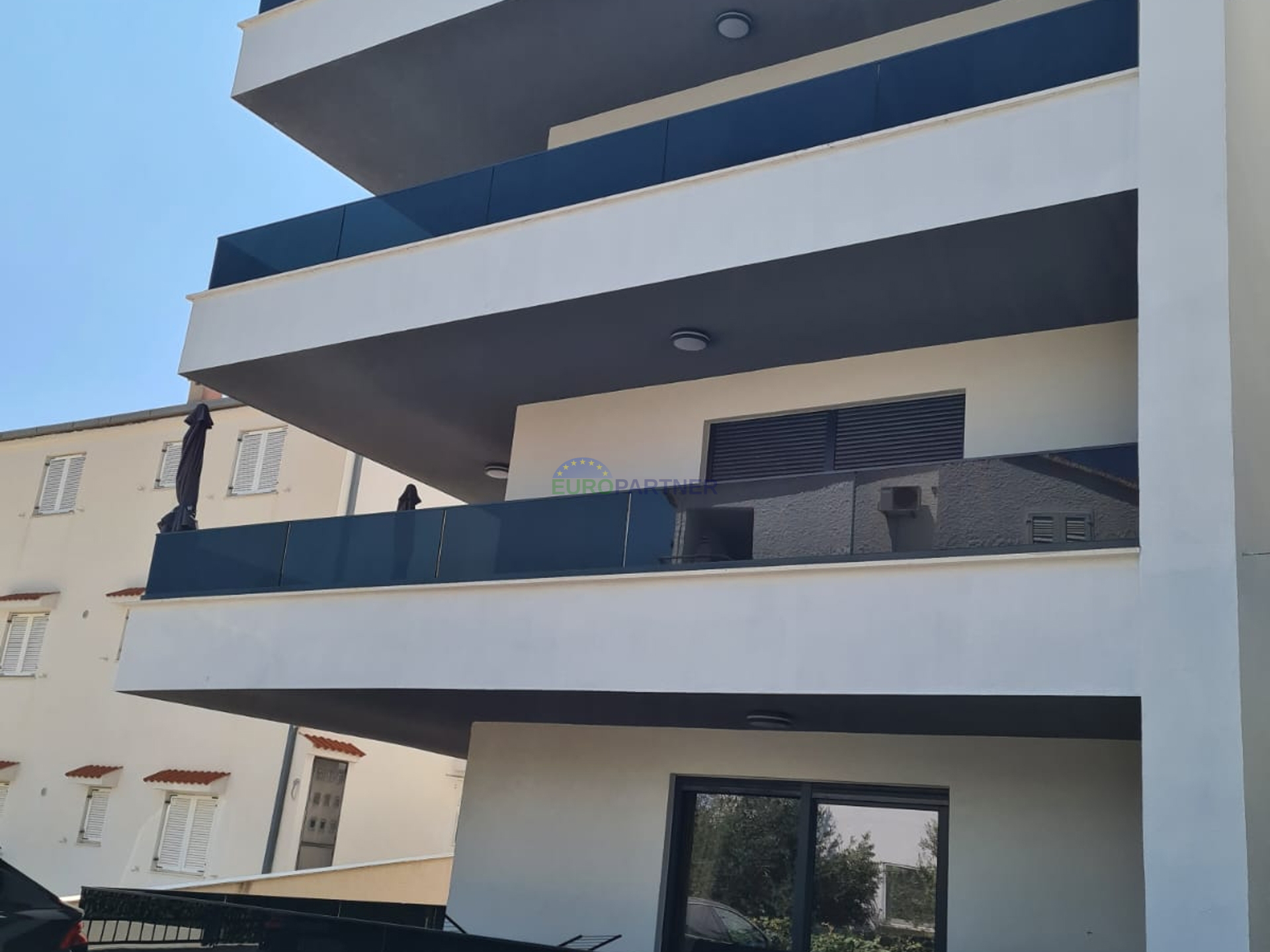 Dvosobni stan s dnevnim boravkom 75 m2, novogradnja Rogoznica