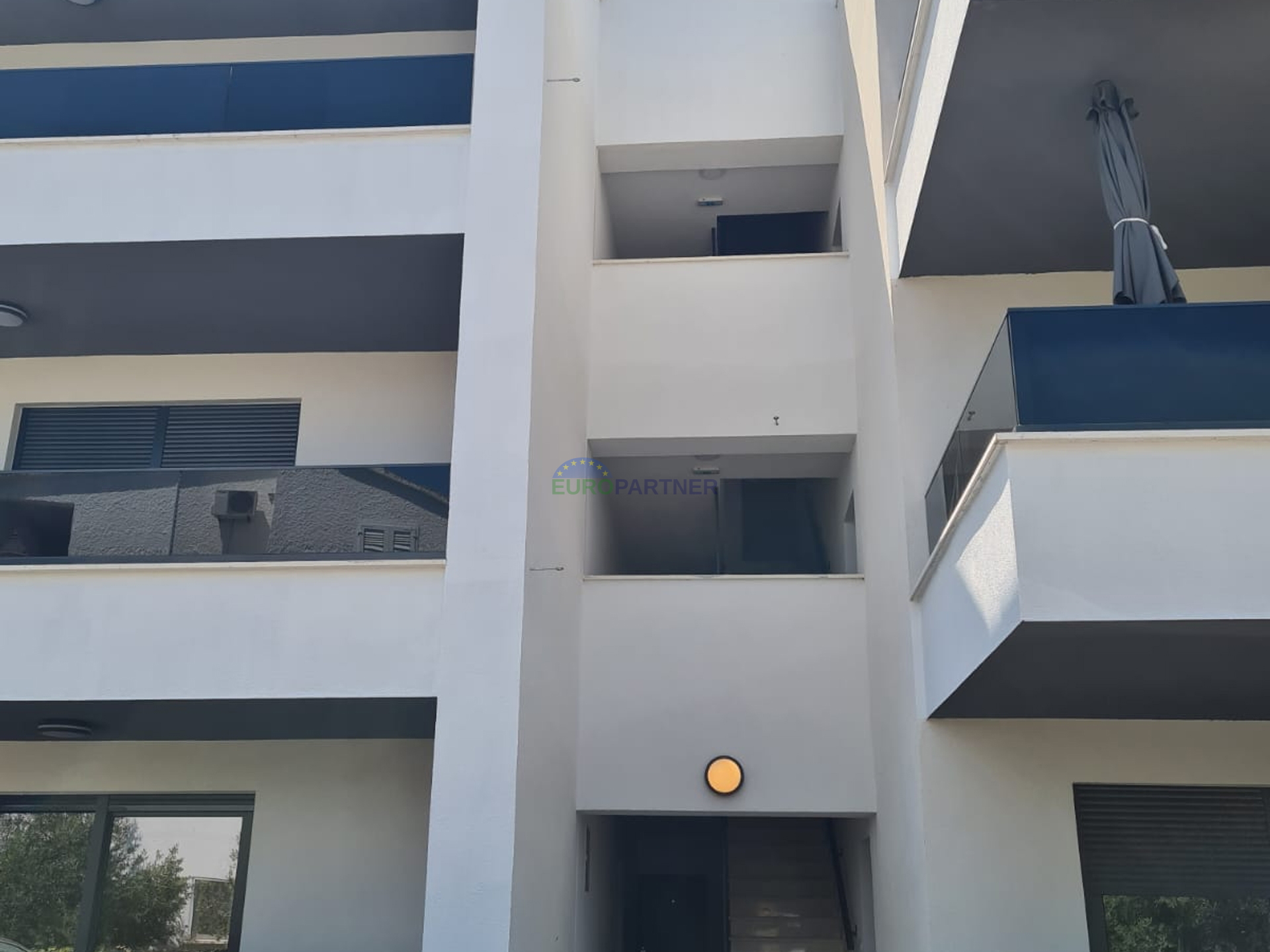 Dvosobni stan s dnevnim boravkom 75 m2, novogradnja Rogoznica