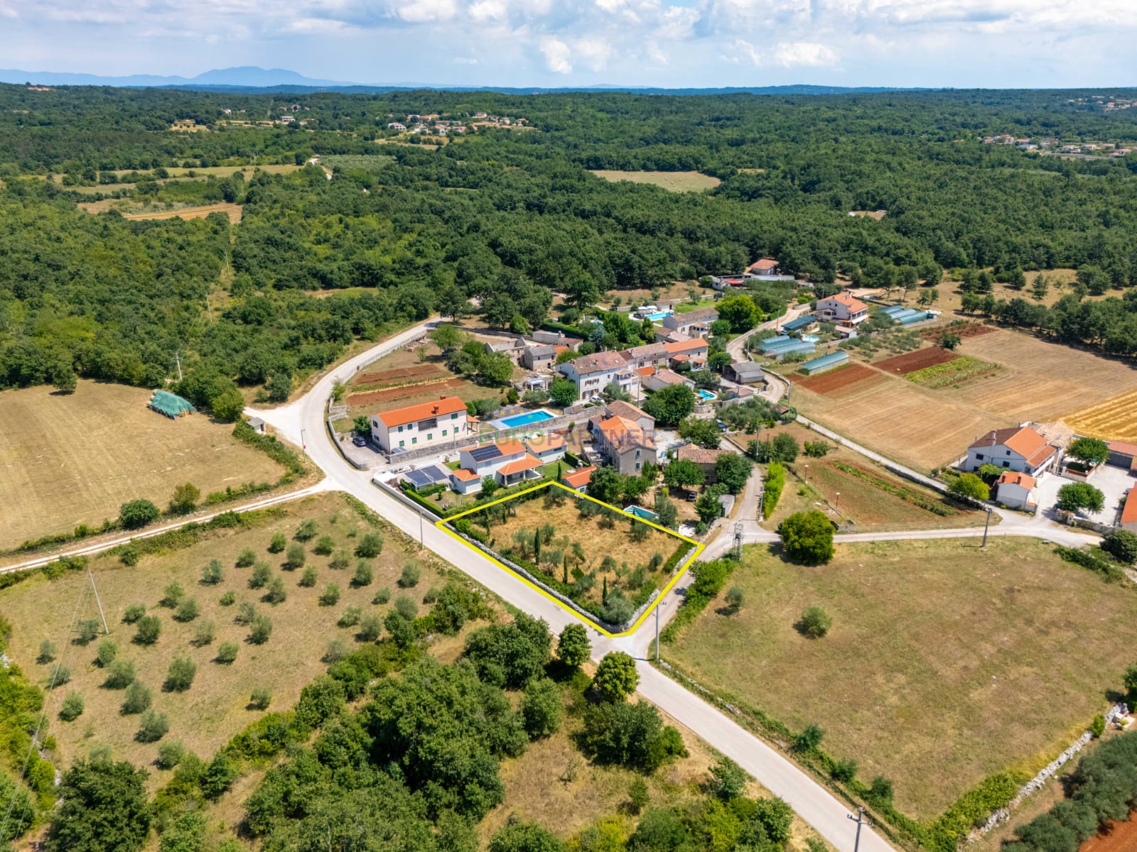 Wunderschönes Grundstück mit Meerblick und Baugenehmigung, Sveti Lovreč, Istrien