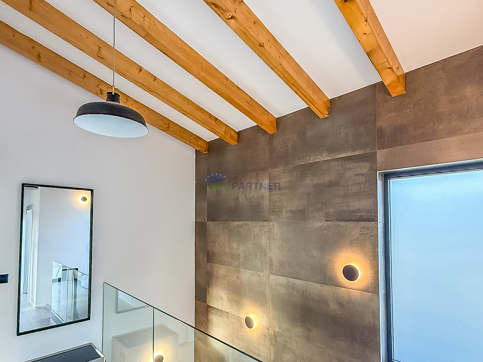 A beautiful modern house with a swimming pool&comma; 5 km from Pore&ccaron; and the sea&excl;