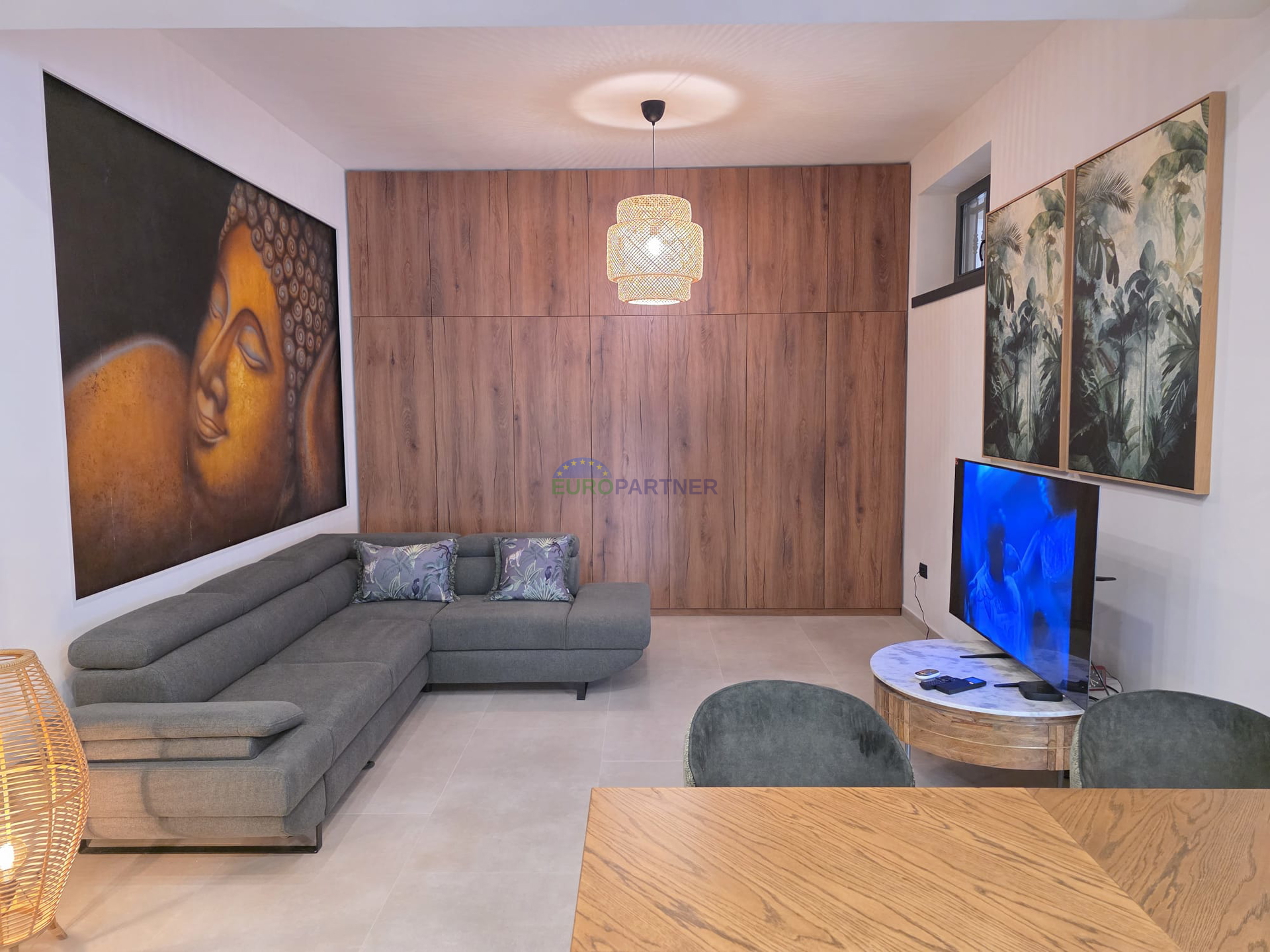 Predivno ure&dstrok;en stan u blizini mora