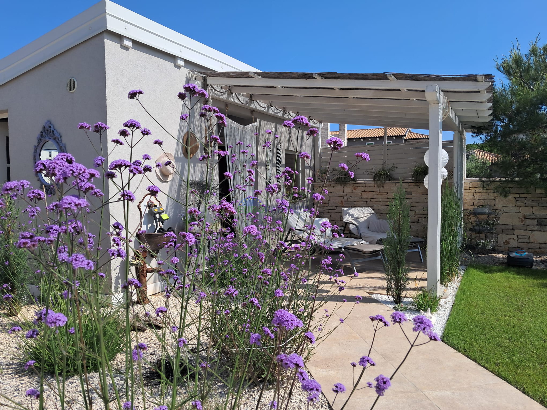 A detached villa that combines quality&comma; functionality and location with an open sea view&excl;