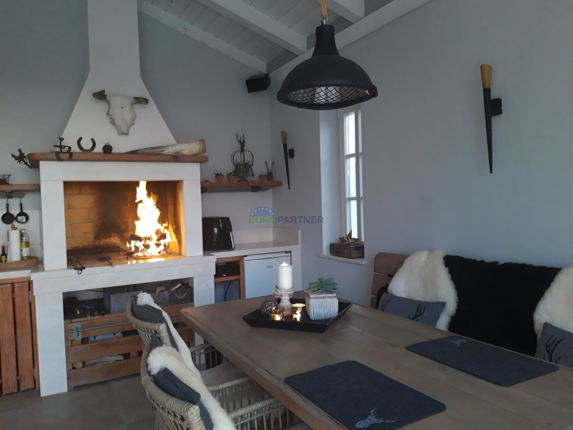 A detached villa that combines quality&comma; functionality and location with an open sea view&excl;