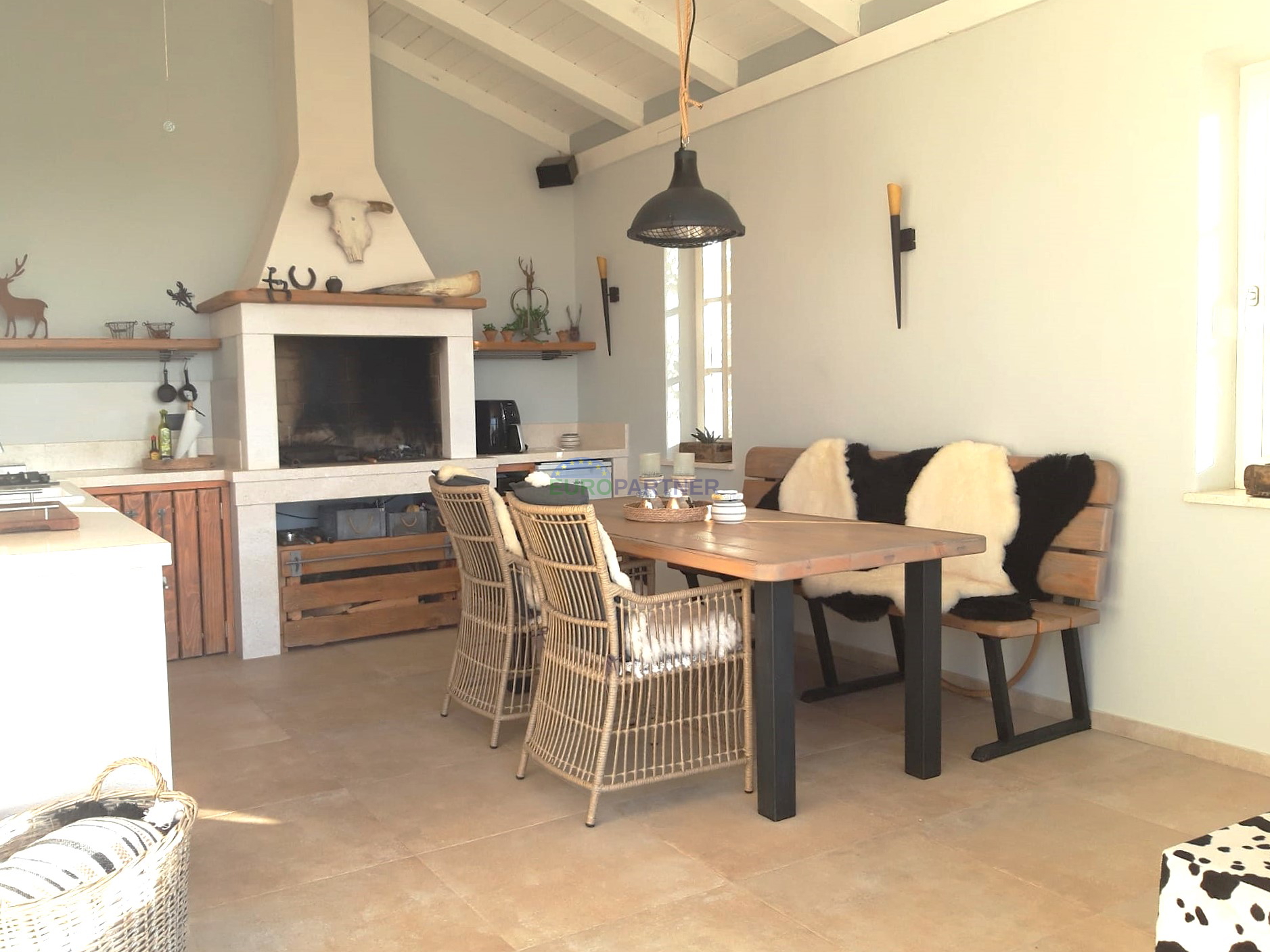 A detached villa that combines quality&comma; functionality and location with an open sea view&excl;