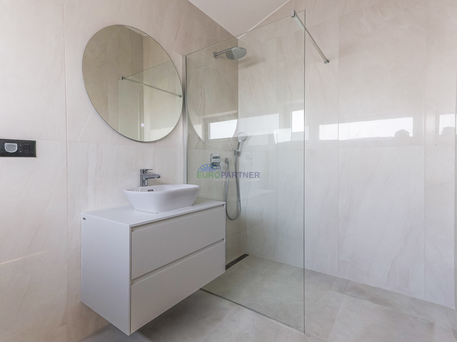 Prekrasna moderna vila 5km od Poreča