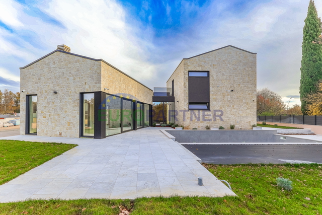 Prekrasna moderna vila 5km od Poreča