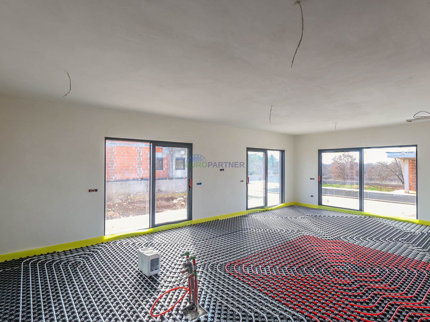 "Vila Black Beauty"  po sistemu "klju&ccaron; u ruke" &ccaron;eka svog novog vlasnika&period;