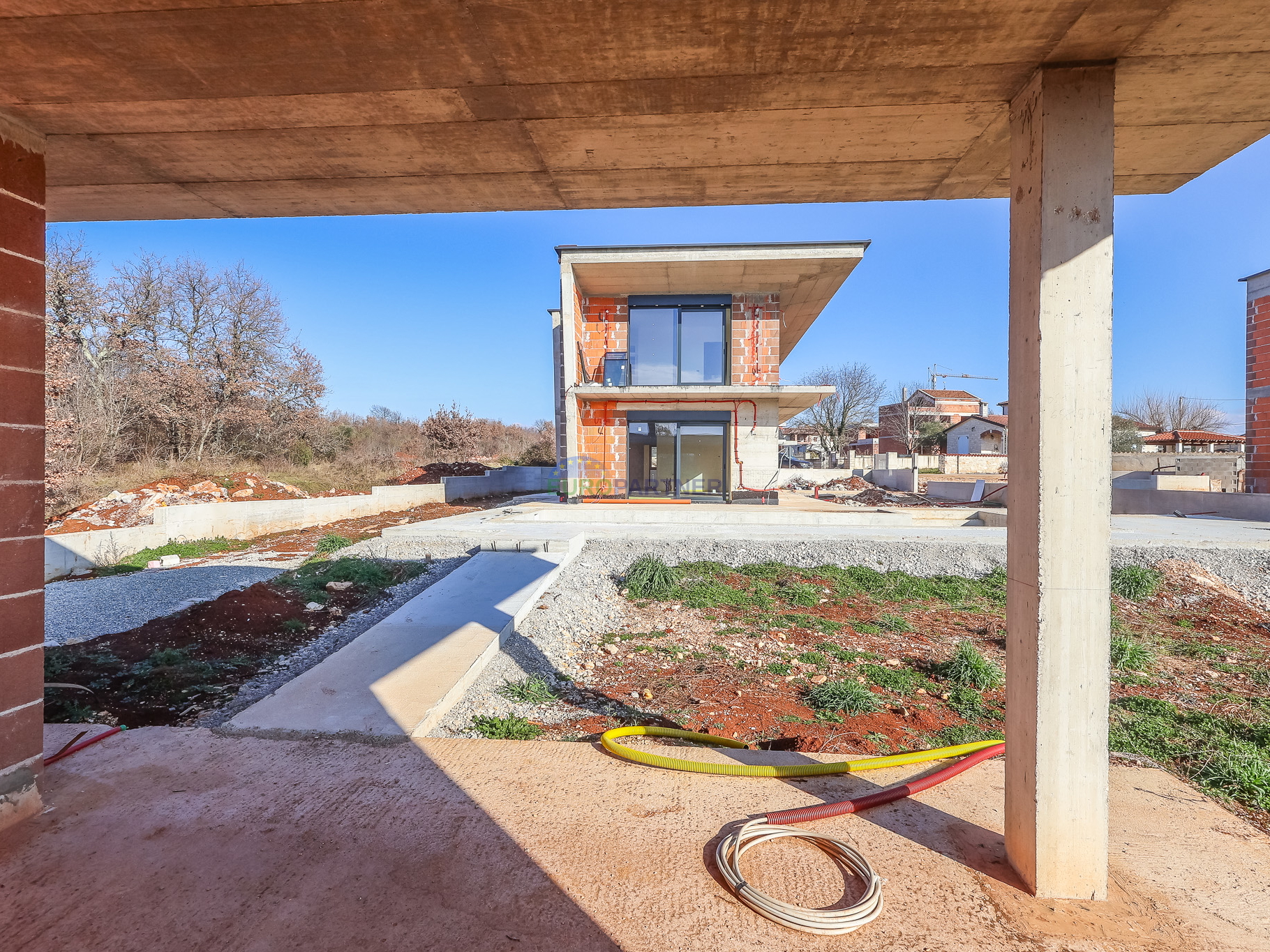 "Villa Black Beauty" attende il suo nuovo proprietario&comma; realizzata con il metodo di costruzione "chiavi in &ZeroWidthSpace;&ZeroWidthSpace;mano"&period;