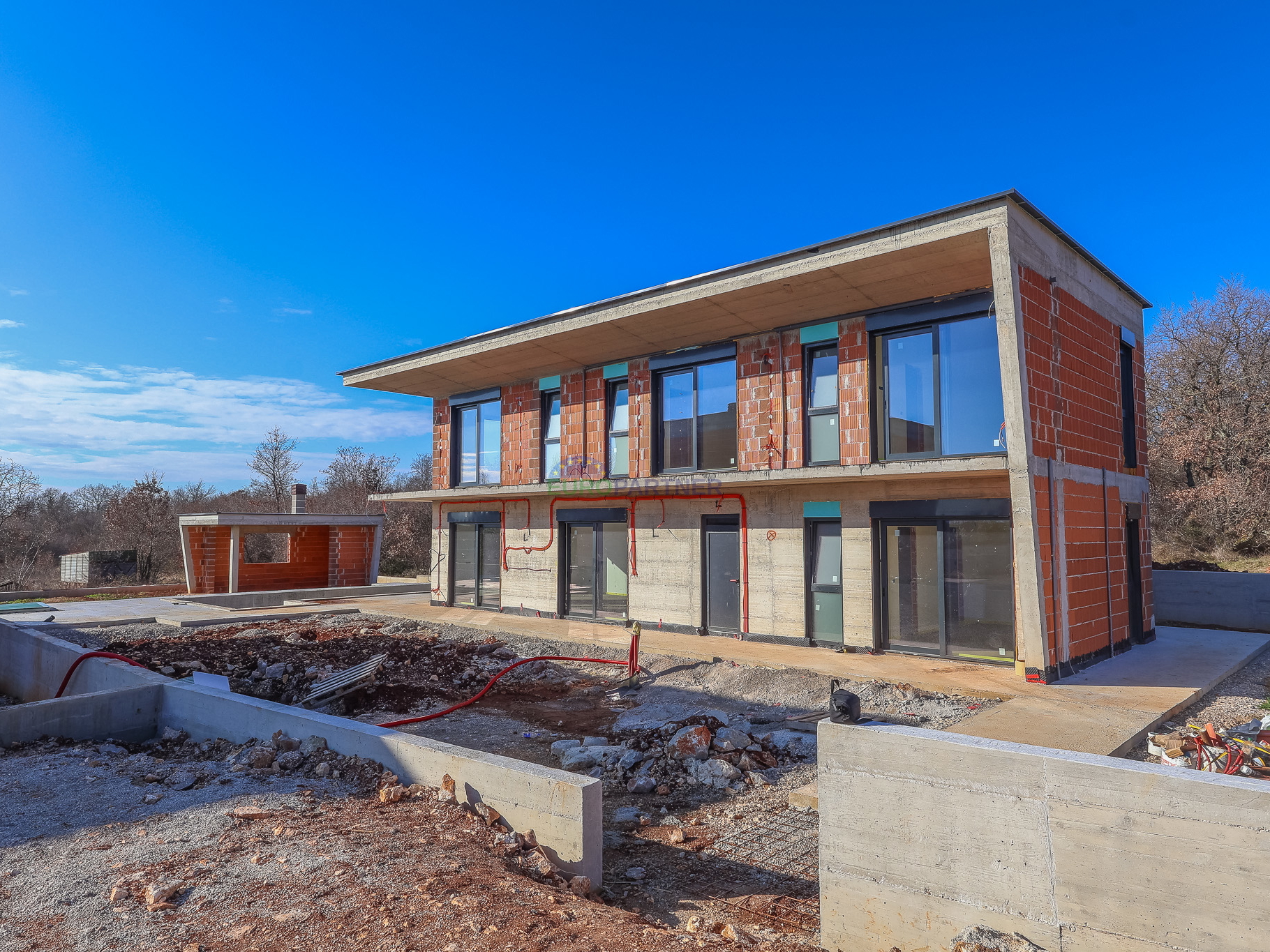 "Villa Black Beauty" attende il suo nuovo proprietario&comma; realizzata con il metodo di costruzione "chiavi in &ZeroWidthSpace;&ZeroWidthSpace;mano"&period;