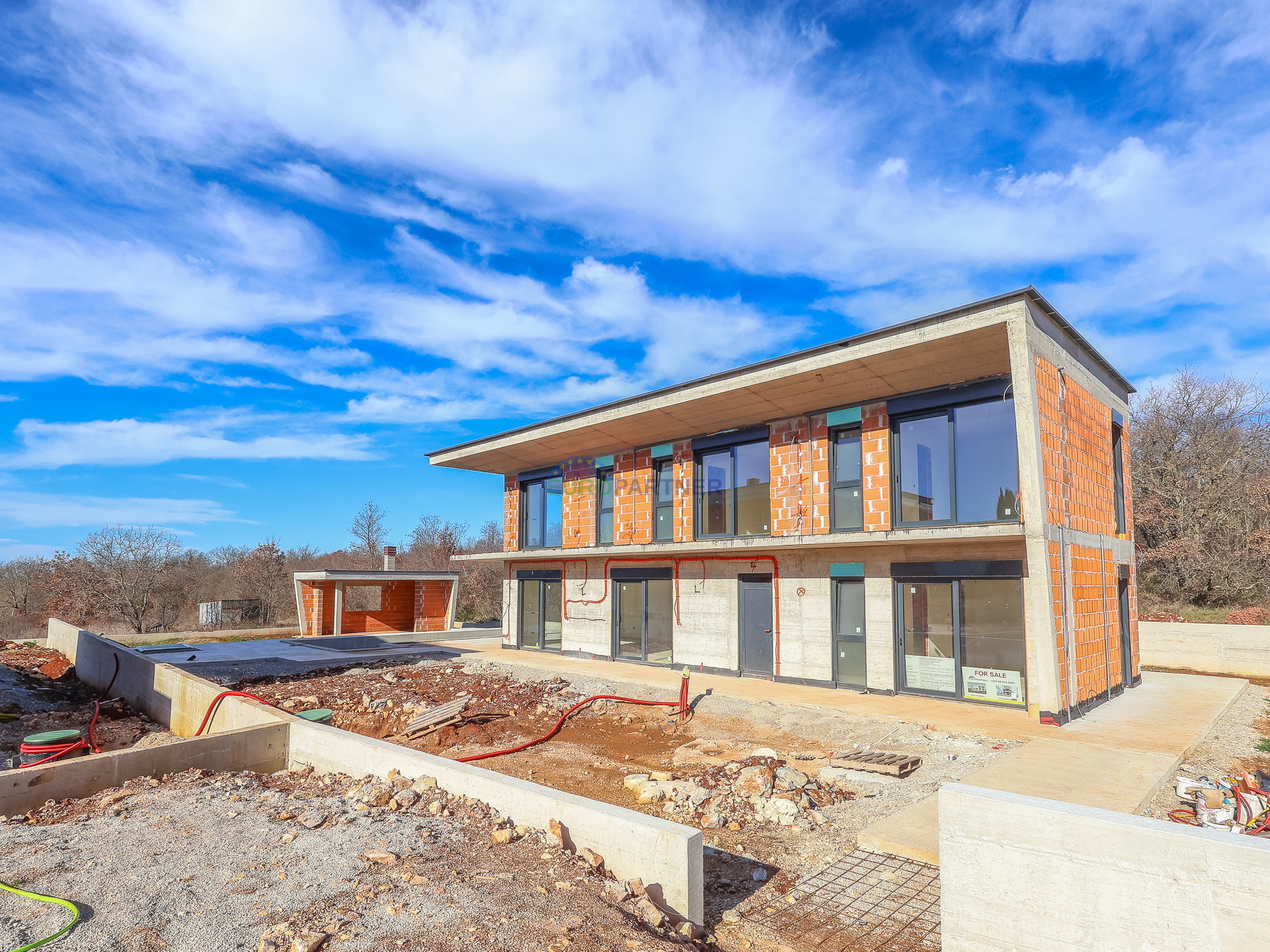 "Villa Black Beauty" is waiting for its new owner on a turnkey basis&period;