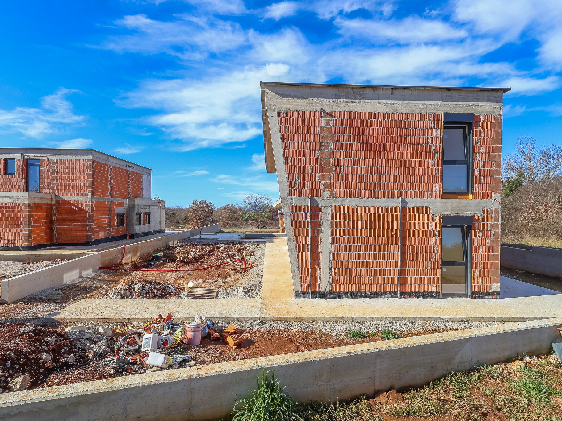 "Villa Black Beauty" is waiting for its new owner on a turnkey basis&period;