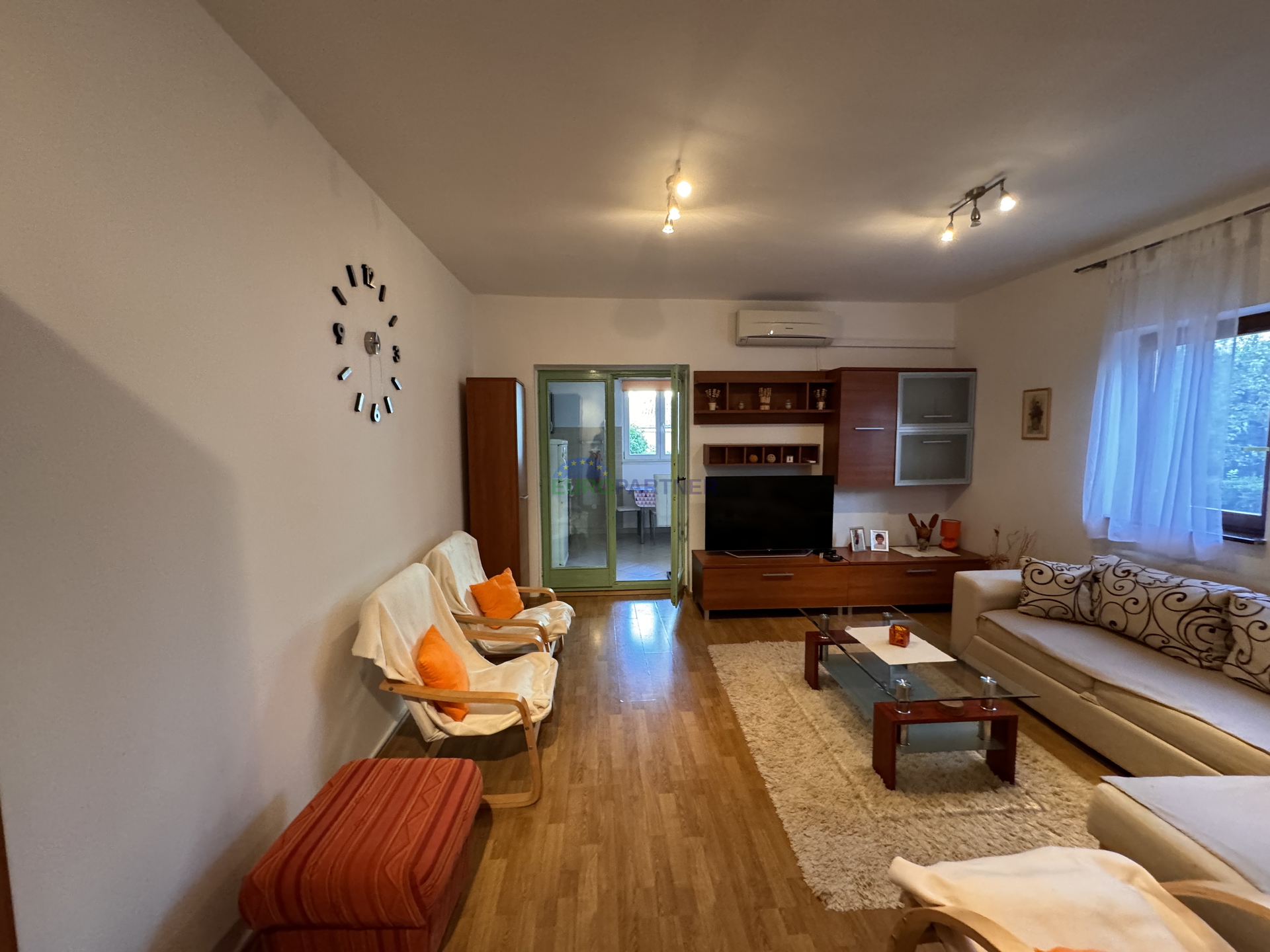 Istrien&comma; Novigrad&comma; eine Wohnung mit Garten in der N&auml;he des Meeres