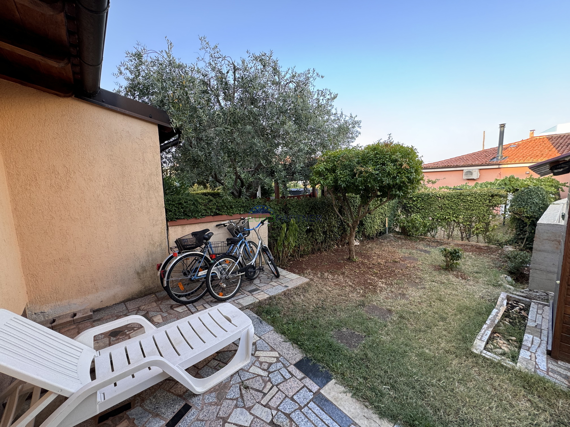 Istrien&comma; Novigrad&comma; eine Wohnung mit Garten in der N&auml;he des Meeres