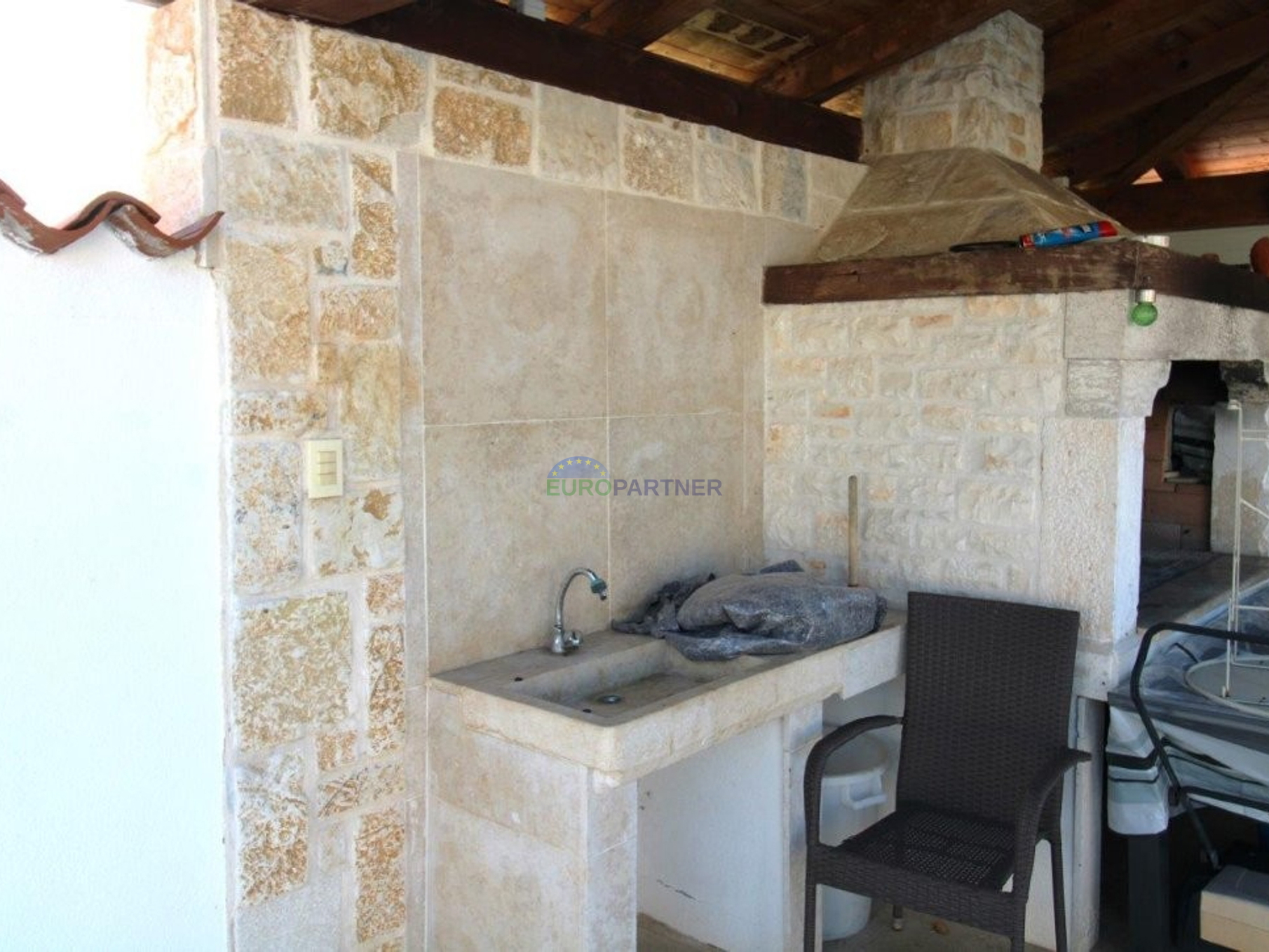 Mediteranska prizemnica s bazenom, 7km od Poreča