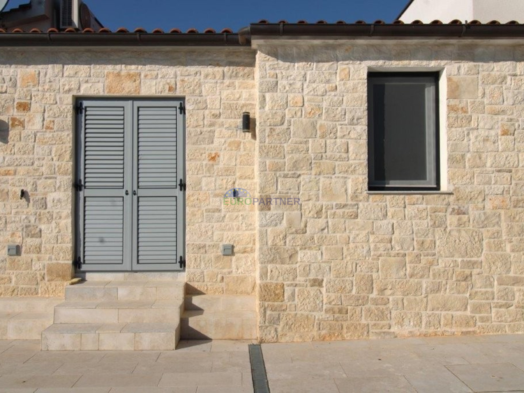 Mediteranska prizemnica s bazenom, 7km od Poreča