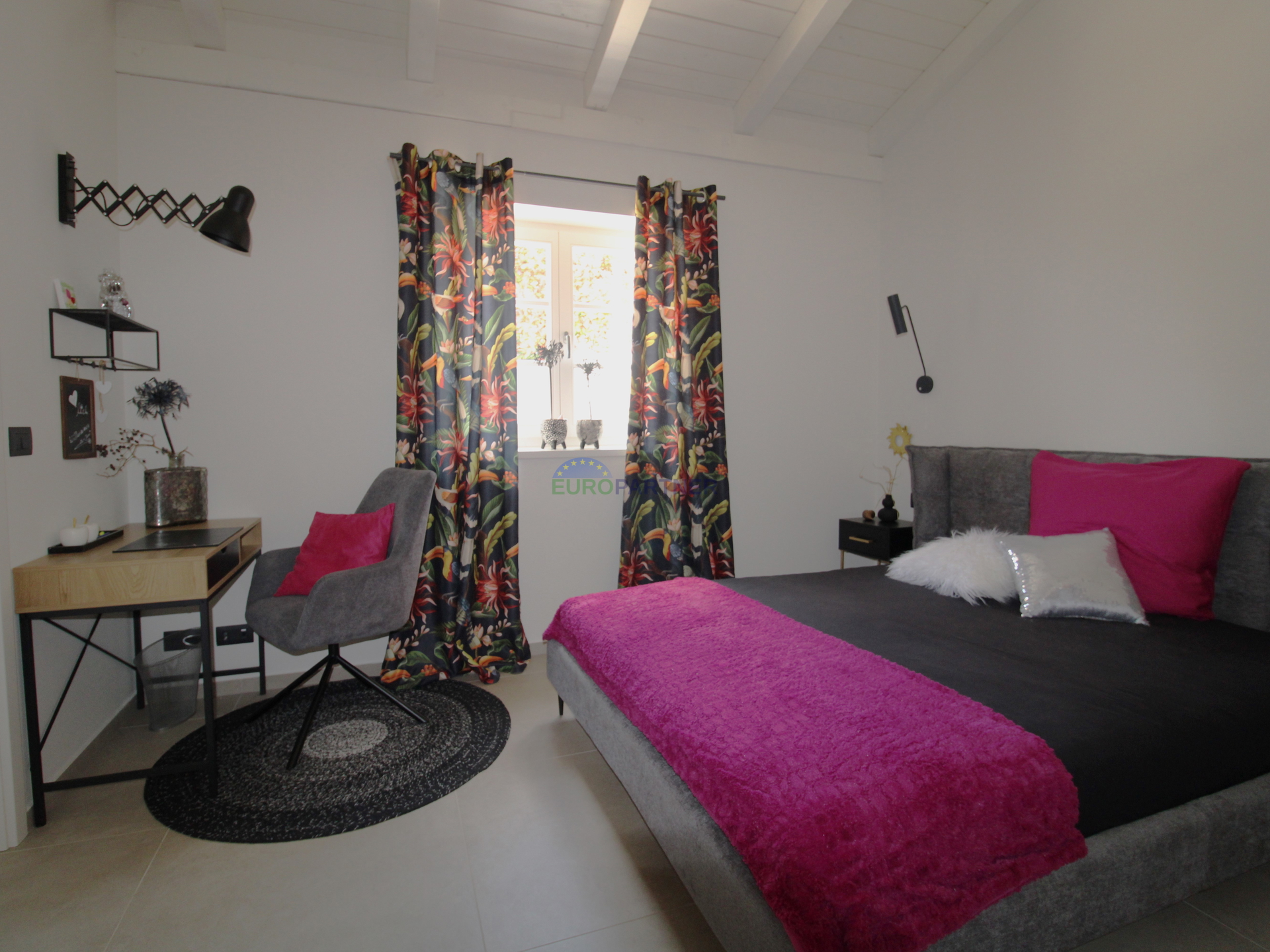 A detached villa that combines quality&comma; functionality and location with an open sea view&excl;