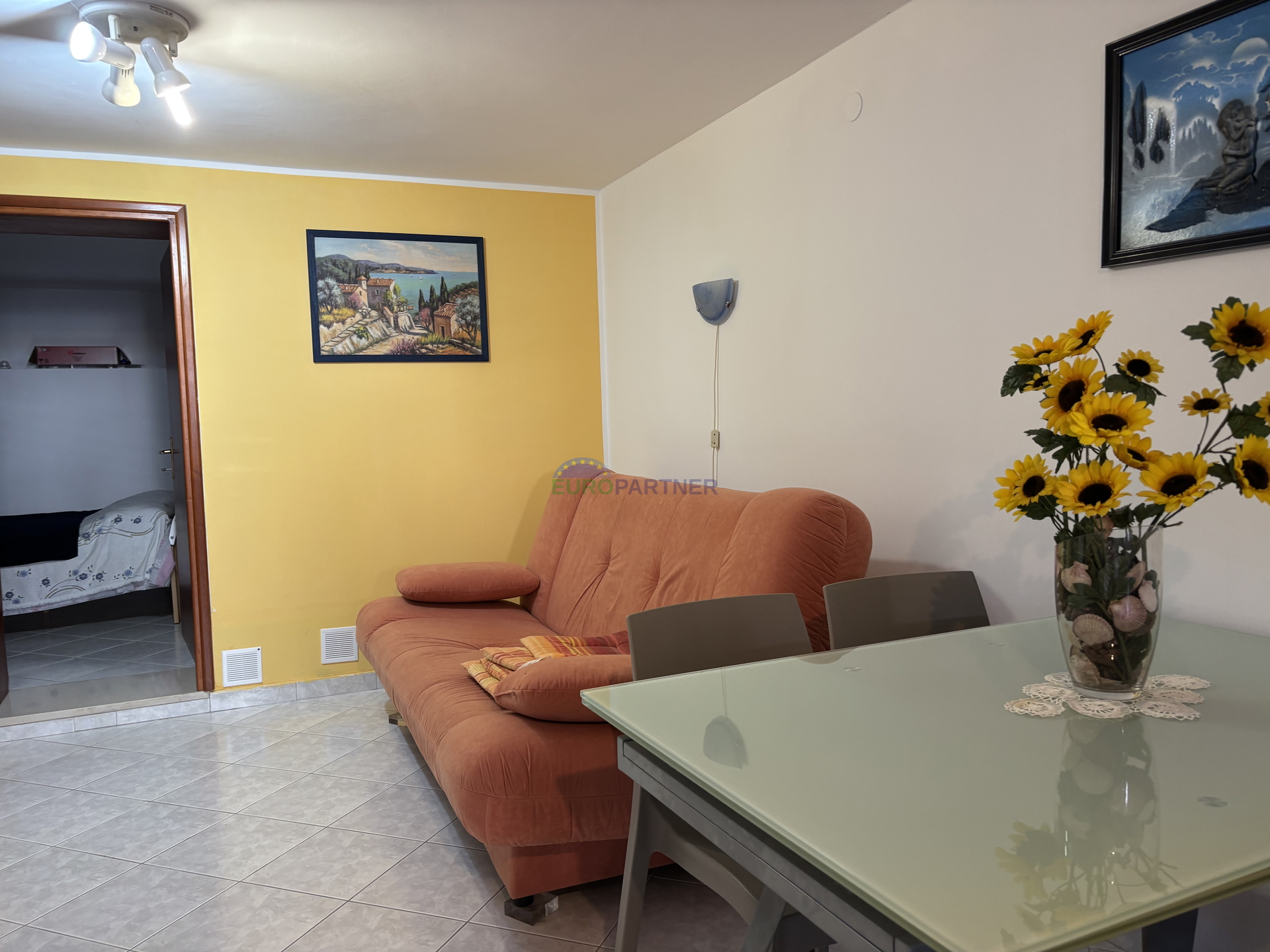 Istra, Novigrad, stan nedaleko od mora sa vanjskom kuhinjom