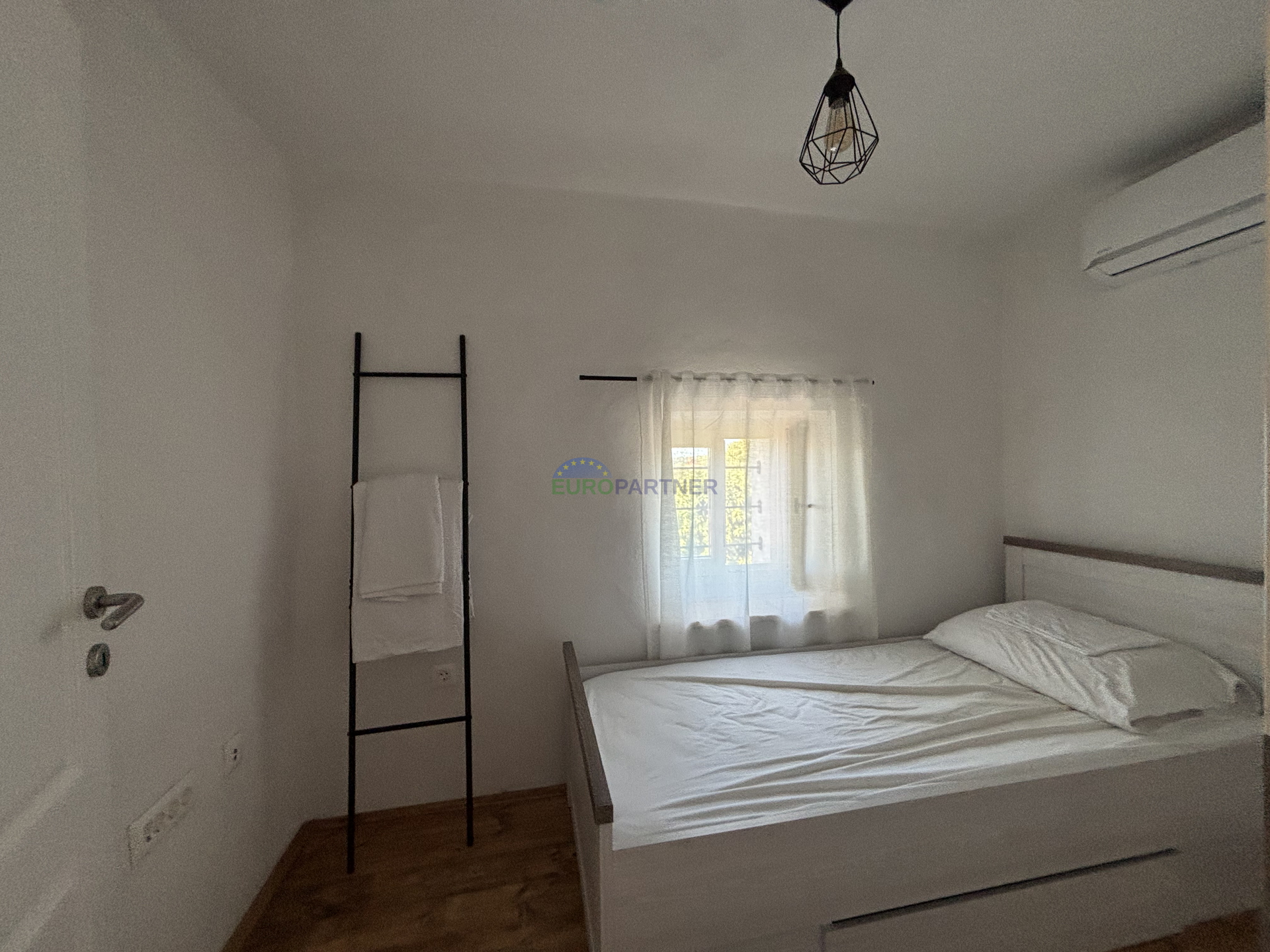 Istra, Tar, prekrasna kamena kuća sa bazenom