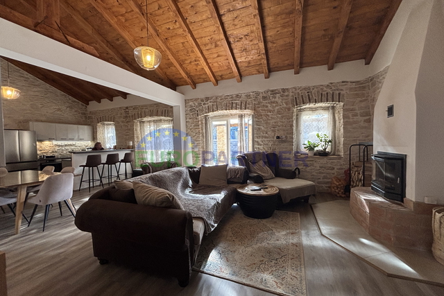 Stone house with garden in the vicinity of Umag