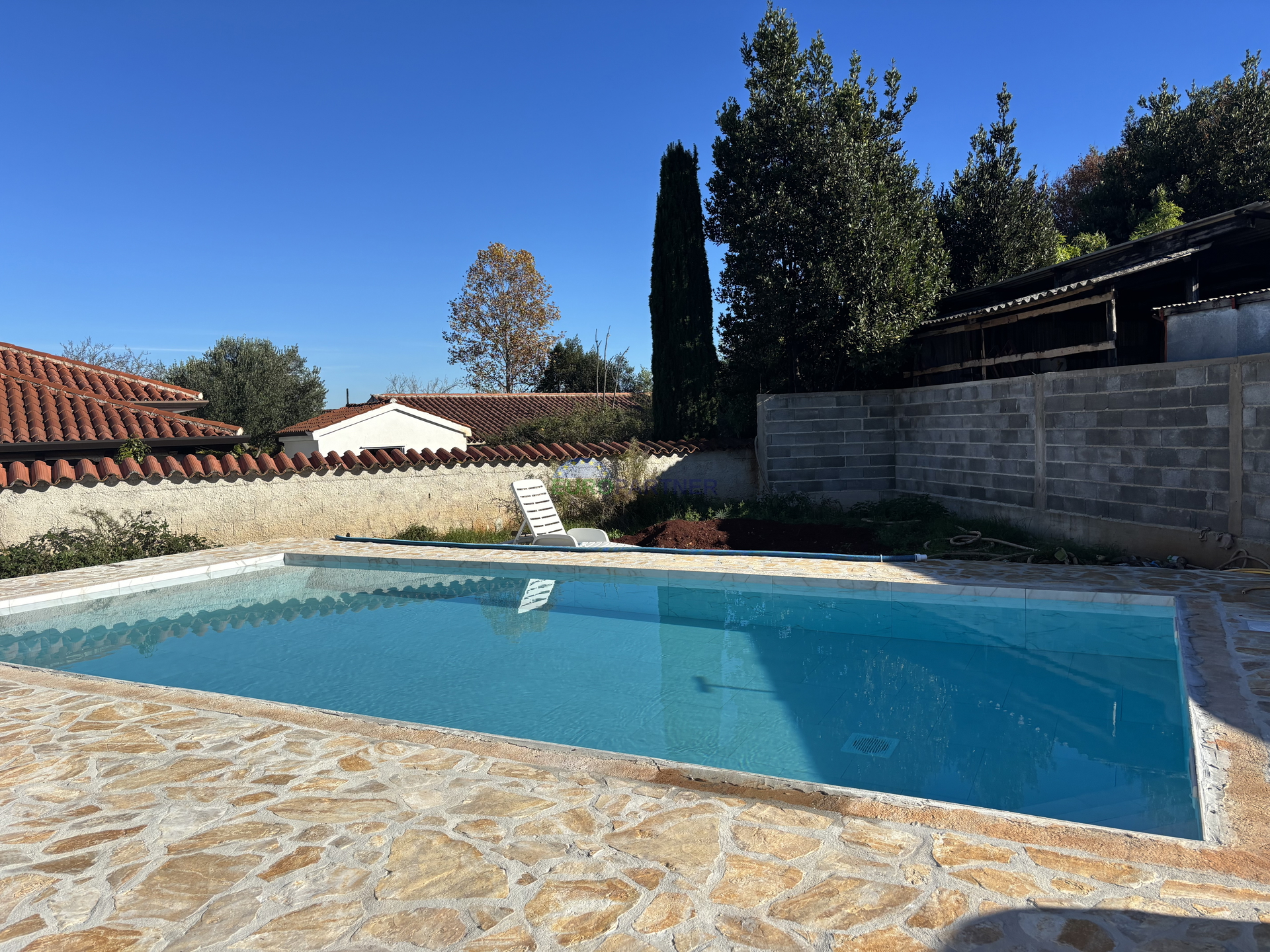 Stone house with garden in the vicinity of Umag