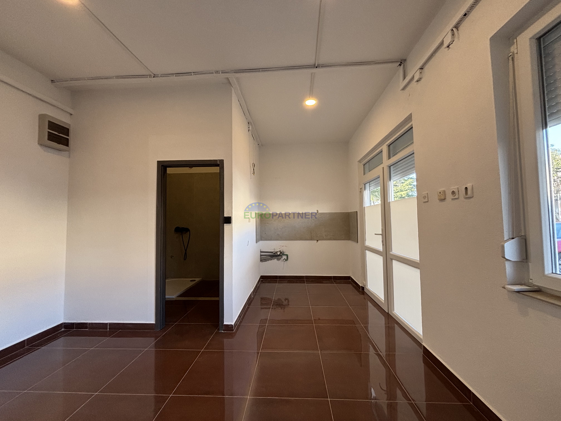 Commercial Property&comma; 25 m2&comma; For Sale&comma; Pore&ccaron;