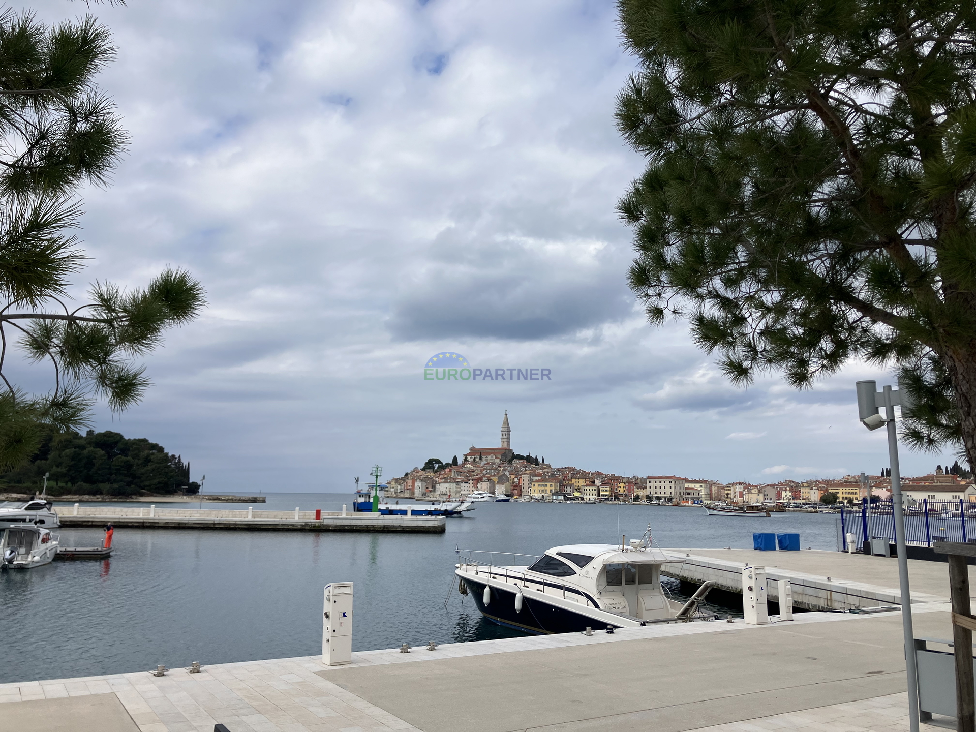Istrien, Rovinj, Gewerbefläche mit Apartments