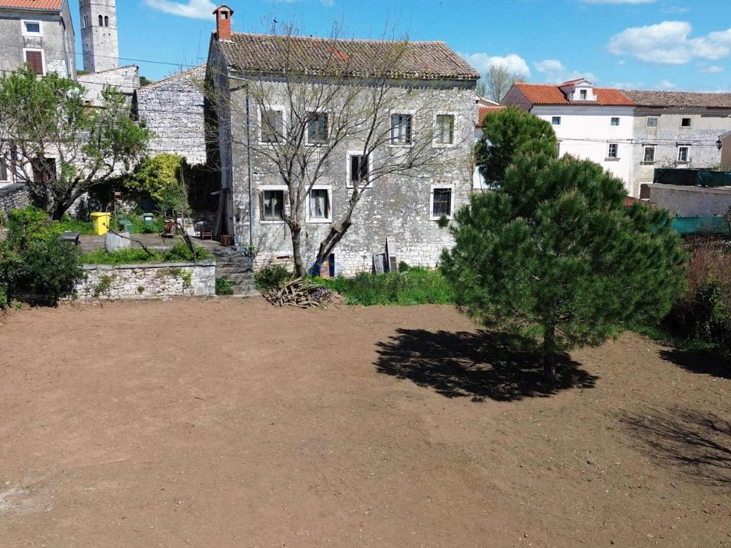 Samostojeća kuća za renovaciju, Sveti Lovreč