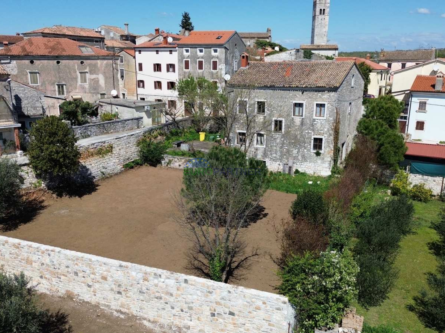 Samostojeća kuća za renovaciju, Sveti Lovreč
