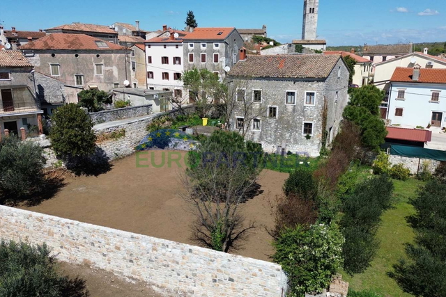 Samostojeća kuća za renovaciju, Sveti Lovreč
