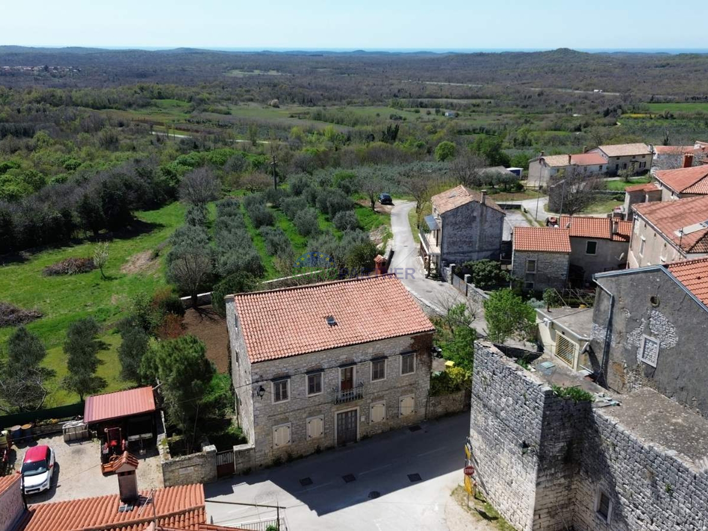 Samostojeća kuća za renovaciju, Sveti Lovreč