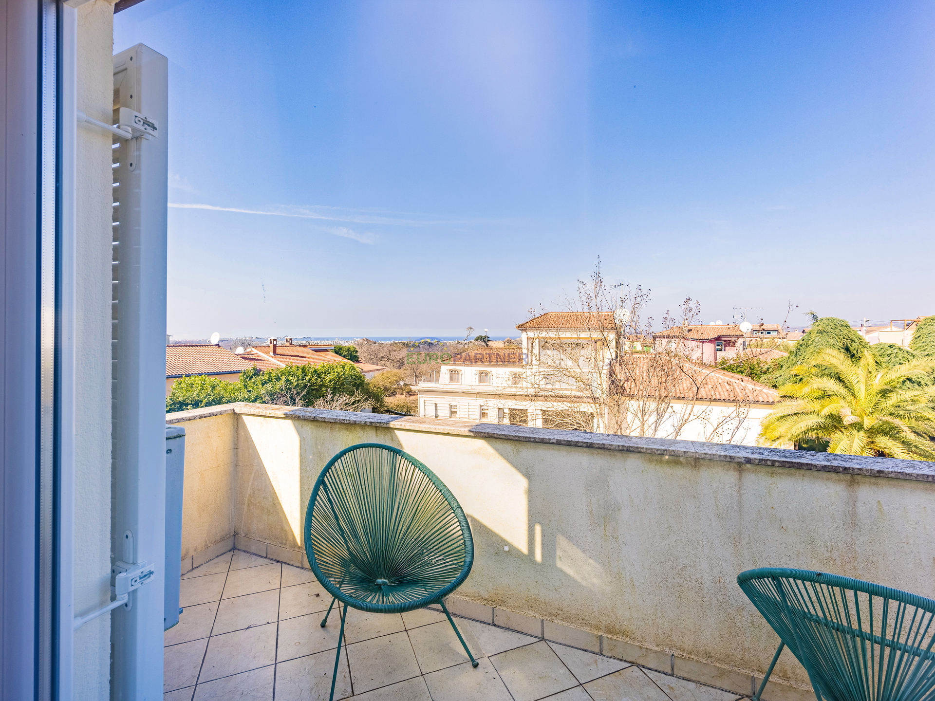 Pore&ccaron;&comma; mediteranska vila s bazenom&excl;