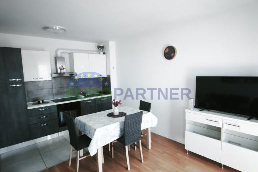 Lijepo uređen dvosobni stan s parkingom za najam