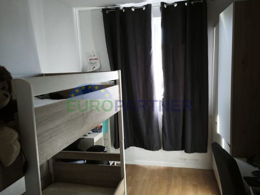 Lijepo ure&dstrok;en dvosobni stan s parkingom za najam