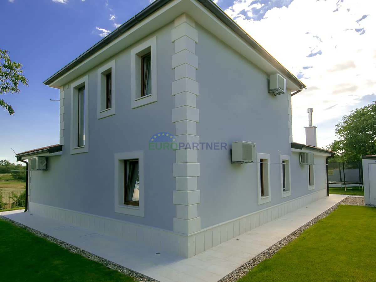 Istrien, Novigrad, Villa mit Pool an ausgezeichneter Lage