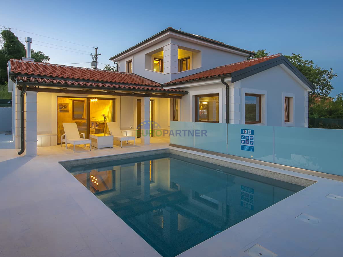 Istrien, Novigrad, Villa mit Pool an ausgezeichneter Lage