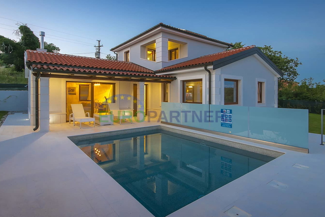 Istrien, Novigrad, Villa mit Pool an ausgezeichneter Lage