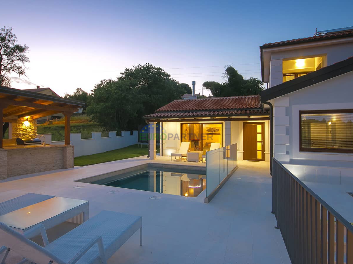 Istrien, Novigrad, Villa mit Pool an ausgezeichneter Lage