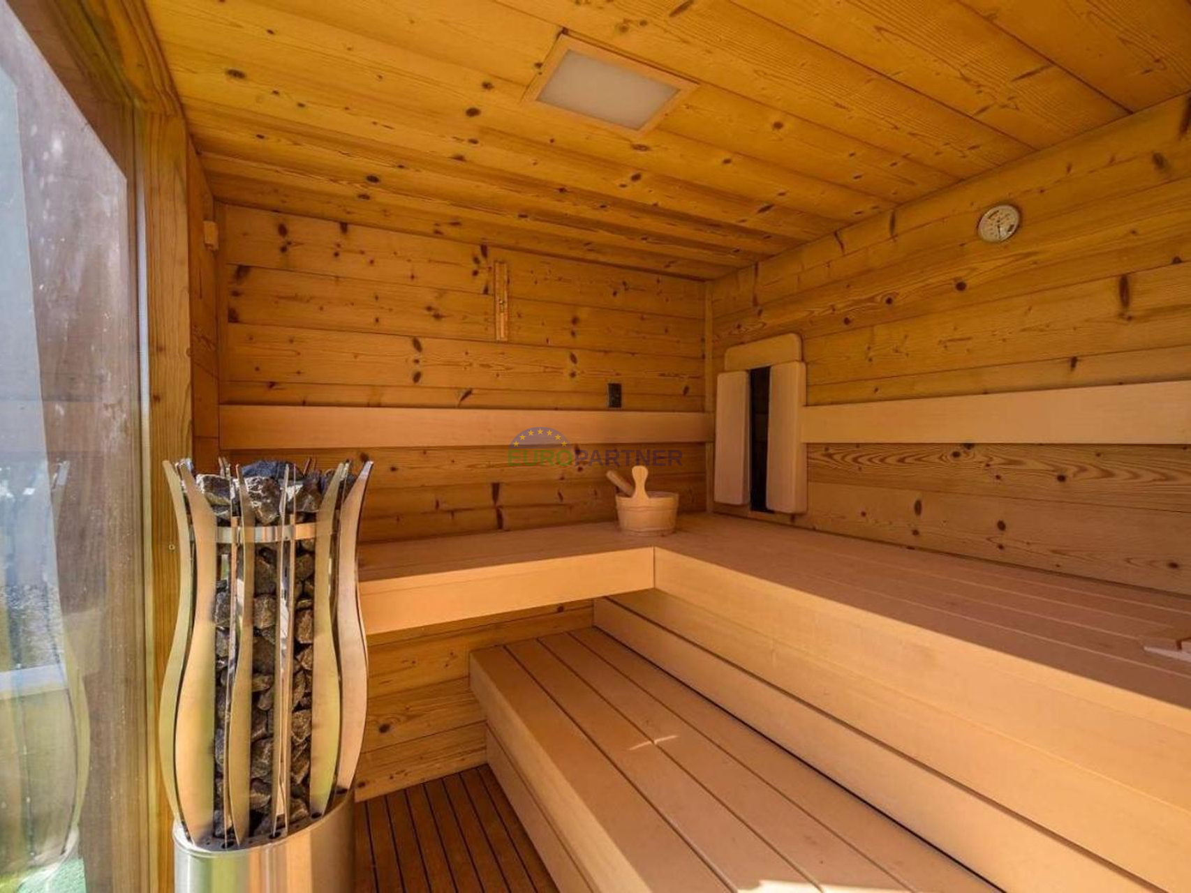 Villa with a pool, sauna, and jacuzzi, 8 km from Poreč