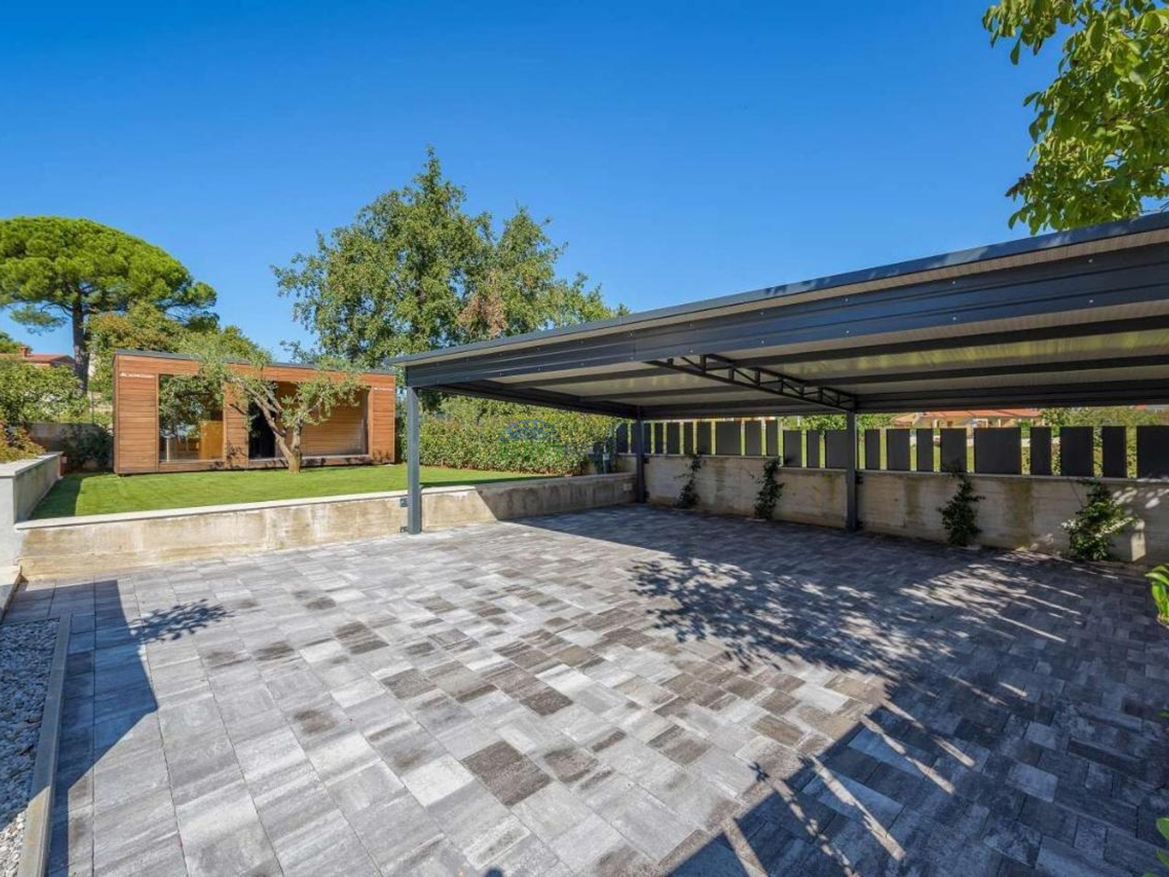 Villa with a pool, sauna, and jacuzzi, 8 km from Poreč