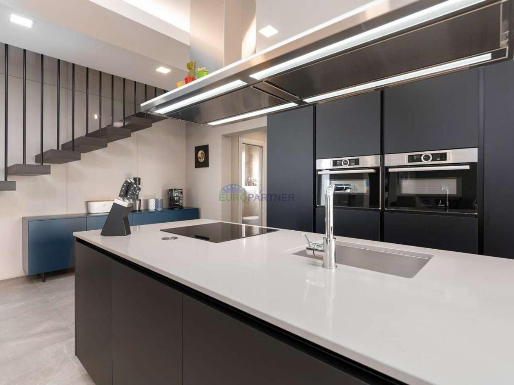 Villa with a pool, sauna, and jacuzzi, 8 km from Poreč