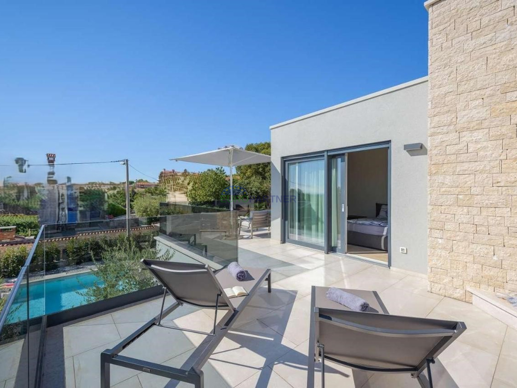 Villa with a pool, sauna, and jacuzzi, 8 km from Poreč