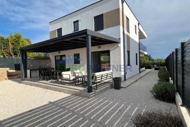 Haus, 200 m2, Verkauf, Kanfanar