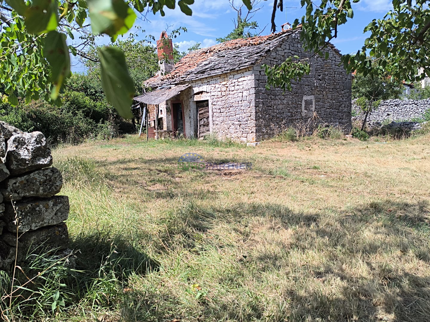 Istra, Višnjan, kuća sa zemljištem