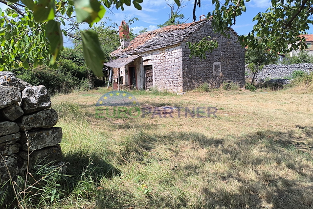 Istra, Višnjan, kuća sa zemljištem