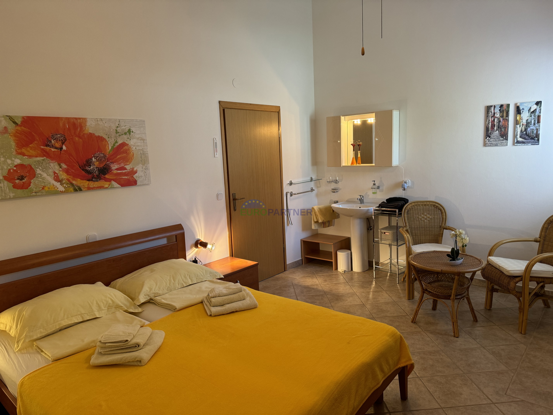 Freistehendes Haus mit Einliegerwohnung und Meerblick, Poreč, Istrien