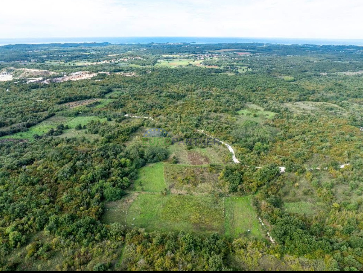 Istra, Poreč, terreno agricolo in posizione attraente