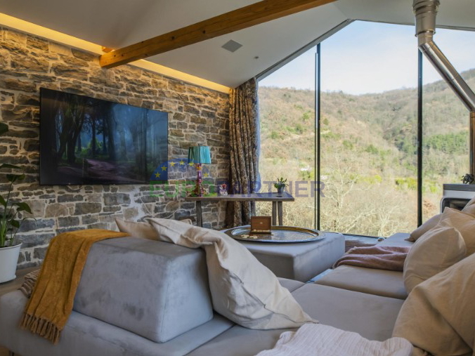 Istria, Tenuta esclusiva nel cuore di Grožnjan – completa privacy e posizione unica